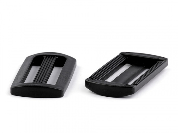 Průvlek šíře 40 mm černý