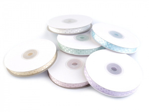 Saténová stuha s puntíky šíře 12 mm