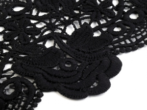 Vyšívaná krajka šíře 13 cm