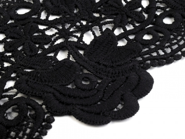 Vyšívaná krajka šíře 13 cm