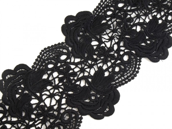 Vyšívaná krajka šíře 13 cm