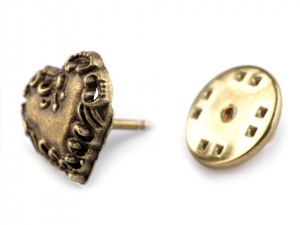 Kovový odznak srdce, strom