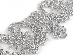 Vyšívaný prýmek na monofilu šíře 40 mm s lurexem