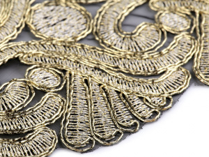 Vyšívaný prýmek šíře 90 mm s lurexem