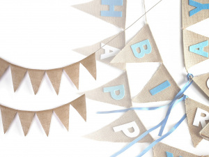 Závěsná dekorace jutové vlajky 12 ks