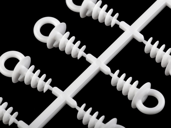 Očko na polystyrenové ozdoby 1,1x2,5 cm