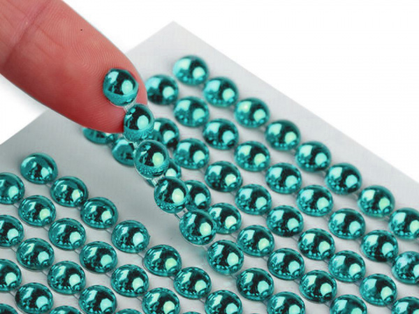 Samolepicí perly na lepicím proužku Ø6 mm 2. jakost