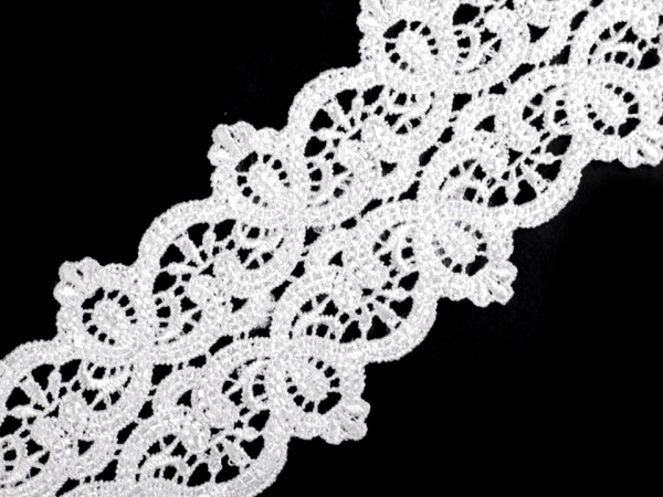 Vyšívaná krajka šíře 82 mm