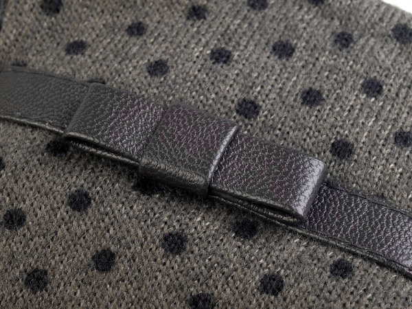 Dámské úpletové rukavice puntíkované