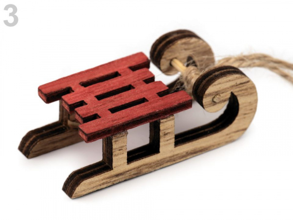 Dřevěná dekorace sáňky