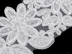 Vyšívaný prýmek / krajka na monofilu šíře 70 mm