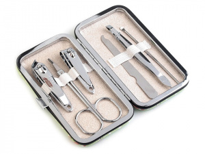 Manikúra v pouzdře sova