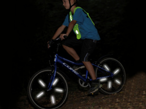 Reflexní tyčinky na dráty kol