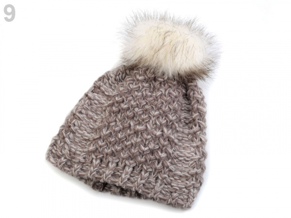 Dámská zimní čepice s bambulí