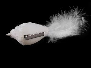 Ptáček s klipem k vánočnímu aranžování