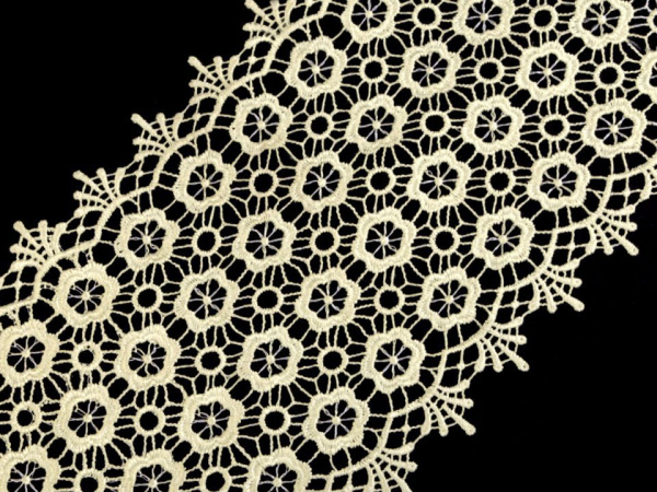 Vzdušná krajka šíře 16 cm