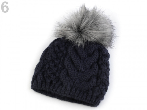 Dámská zimní čepice s bambulí