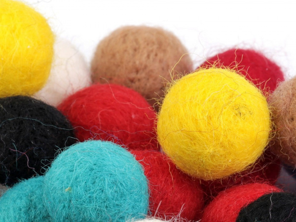 Plstěná kulička / bambulka Ø20-25 mm