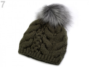 Dámská zimní čepice s bambulí