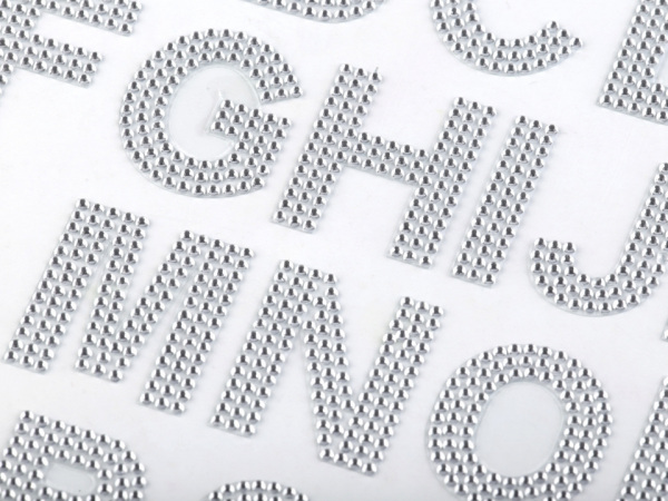 Samolepicí písmena z kamínků