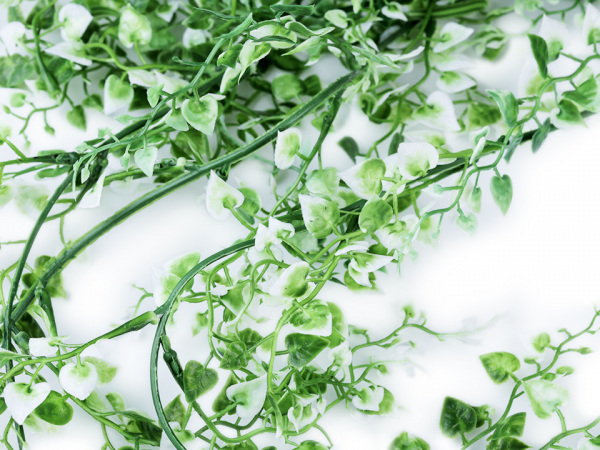 Umělá větvička k aranžování převislá