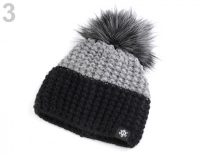 Dámská zimní čepice s bambulí
