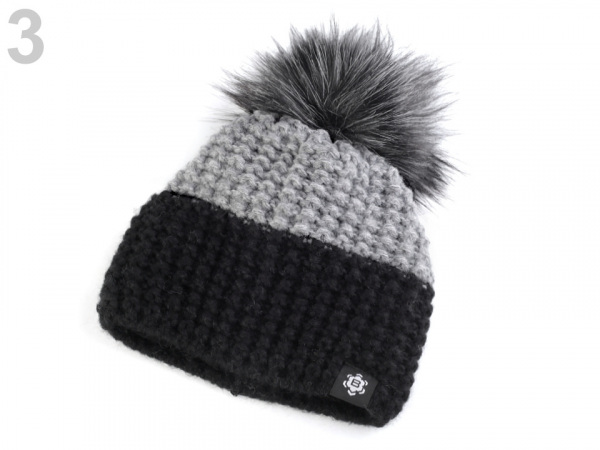 Dámská zimní čepice s bambulí