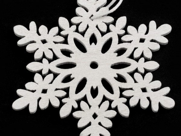 Dřevěná dekorace vločka