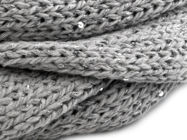 Pletený nákrčník s flitry Capu