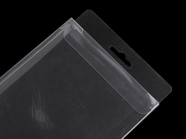 Plastová krabička k zavěšení