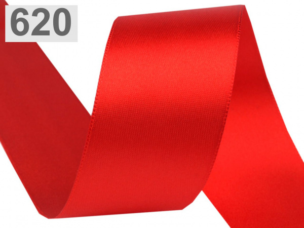 Atlasová stuha oboulící svazky po 5 m šíře 40 mm