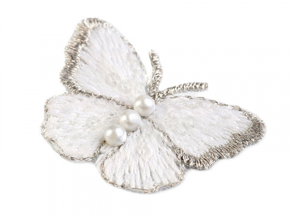 Textilní aplikace / nášivka motýl s perlami vyšívaný malý