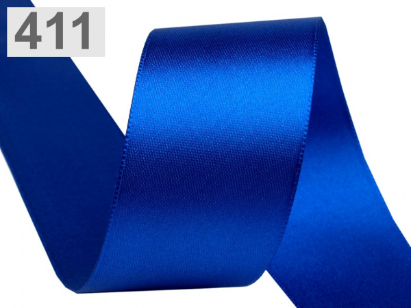 Atlasová stuha oboulící svazky po 5 m šíře 40 mm