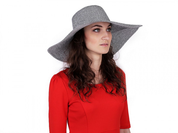 Dámský klobouk k dozdobení