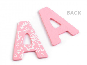 Dřevěná písmena v krabici s potiskem