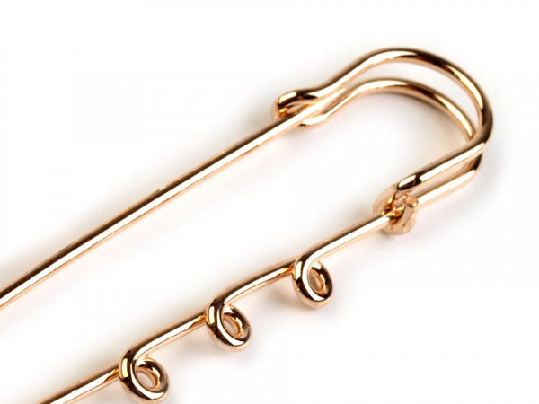 Ozdobný spínací špendlík s očky