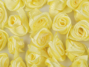 Saténová růže Ø13-15 mm 2. jakost