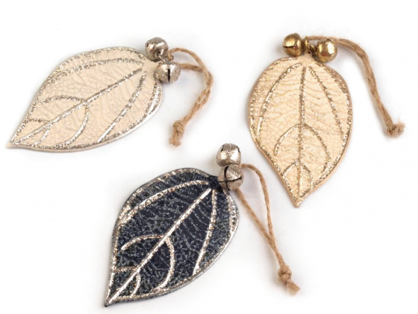 Kovová dekorace list s rolničkami