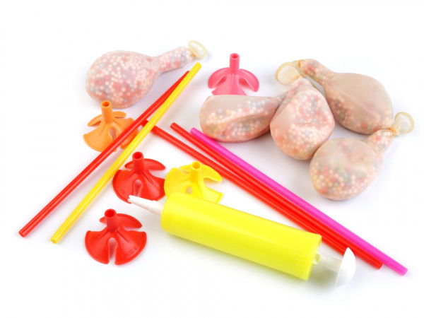 Nafukovací balónky s kuličkami a pumpičkou