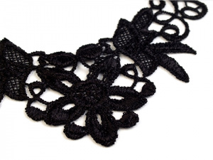 Krajková aplikace / vsadka na košilky