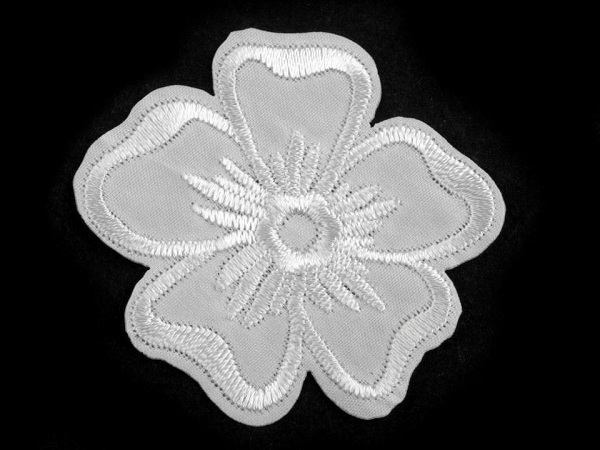 Nažehlovačka vyšívaný květ