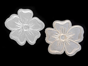 Nažehlovačka vyšívaný květ