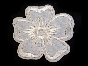 Nažehlovačka vyšívaný květ