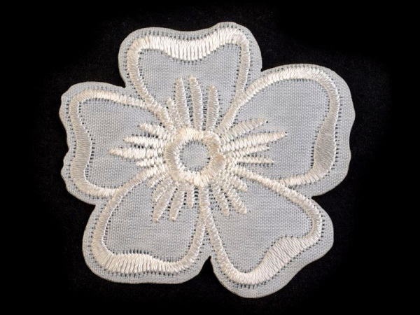 Nažehlovačka vyšívaný květ