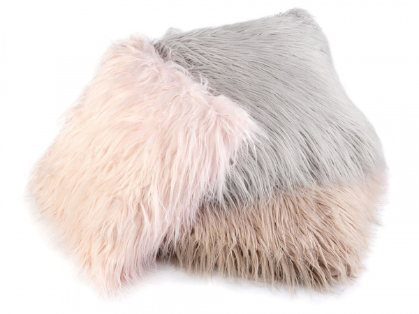 Chlupatý dekorační polštář s výplní