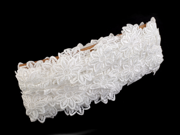 Vzdušná krajka / vsadka šíře 42 mm květy