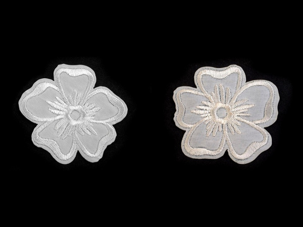 Nažehlovačka vyšívaný květ