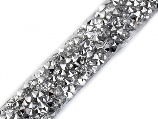 Prýmek s kamínky šíře 15 mm nažehlovací