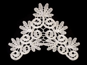 Krajková aplikace / vsadka na košilky