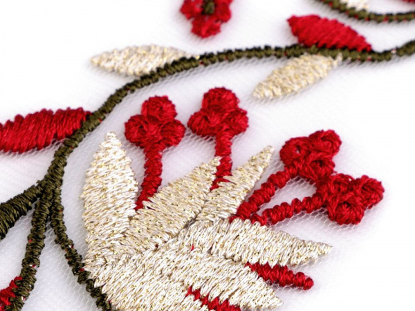 Vyšívaný prýmek / vsadka na tylu šíře 60 mm